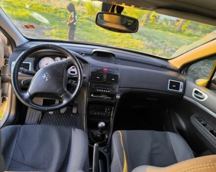 Сірий Пежо 307, об'ємом двигуна 1.6 л та пробігом 330 тис. км за 4700 $, фото 6 на Automoto.ua