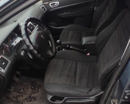 Серый Пежо 307, объемом двигателя 0 л и пробегом 337 тыс. км за 4100 $, фото 3 на Automoto.ua