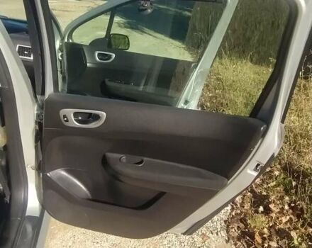 Серый Пежо 307, объемом двигателя 1.6 л и пробегом 253 тыс. км за 4250 $, фото 7 на Automoto.ua