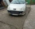 Серый Пежо 307, объемом двигателя 2 л и пробегом 302 тыс. км за 5100 $, фото 1 на Automoto.ua