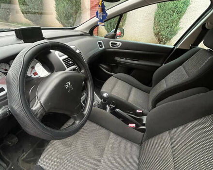 Сірий Пежо 307, об'ємом двигуна 1.59 л та пробігом 232 тис. км за 5000 $, фото 8 на Automoto.ua