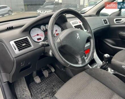 Серый Пежо 307, объемом двигателя 1.6 л и пробегом 208 тыс. км за 4190 $, фото 16 на Automoto.ua