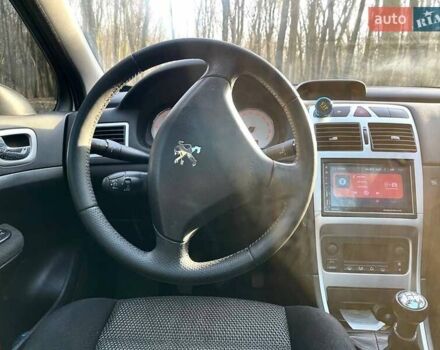 Серый Пежо 307, объемом двигателя 1.56 л и пробегом 317 тыс. км за 4900 $, фото 3 на Automoto.ua