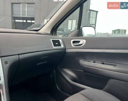 Серый Пежо 307, объемом двигателя 1.6 л и пробегом 208 тыс. км за 4190 $, фото 30 на Automoto.ua