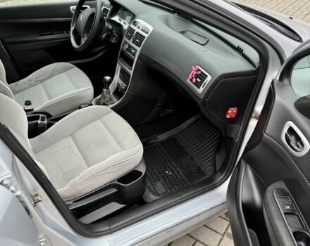 Серый Пежо 307, объемом двигателя 2 л и пробегом 210 тыс. км за 3950 $, фото 10 на Automoto.ua