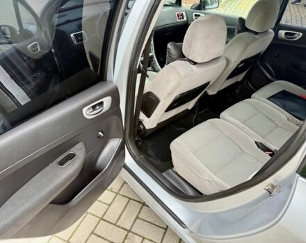 Серый Пежо 307, объемом двигателя 2 л и пробегом 210 тыс. км за 3950 $, фото 13 на Automoto.ua