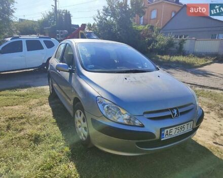 Сірий Пежо 307, об'ємом двигуна 1.36 л та пробігом 213 тис. км за 2600 $, фото 1 на Automoto.ua
