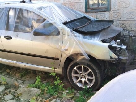 Пежо 307 2002 в Кривом Роге на Automoto.ua Серый Пежо 307, объемом двигателя 1.4 л и пробегом 250 тыс. км за 750 $, фото 1 на Automoto.ua