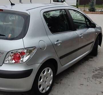 Пежо 307 2004 у Могилев-Подольском на Automoto.ua Сірий Пежо 307, об'ємом двигуна 1.59 л та пробігом 211 тис. км за 4800 $, фото 1 на Automoto.ua