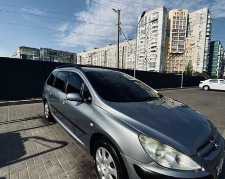 Серый Пежо 307, объемом двигателя 1.36 л и пробегом 235 тыс. км за 4000 $, фото 1 на Automoto.ua