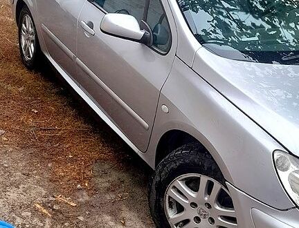 Серый Пежо 307, объемом двигателя 1.6 л и пробегом 205 тыс. км за 2100 $, фото 1 на Automoto.ua