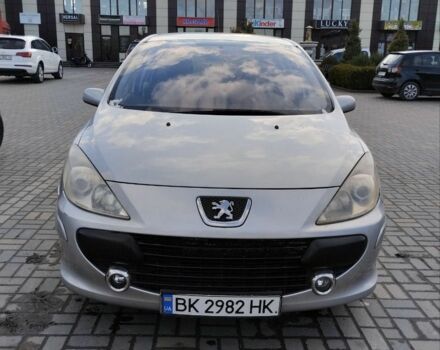 Серый Пежо 307, объемом двигателя 1.4 л и пробегом 218 тыс. км за 3700 $, фото 1 на Automoto.ua