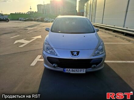 Сірий Пежо 307, об'ємом двигуна 1.6 л та пробігом 211 тис. км за 4600 $, фото 1 на Automoto.ua