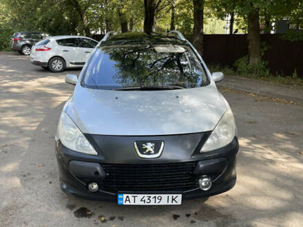 Сірий Пежо 307, об'ємом двигуна 1.59 л та пробігом 197 тис. км за 4300 $, фото 1 на Automoto.ua