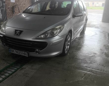 Сірий Пежо 307, об'ємом двигуна 1.6 л та пробігом 300 тис. км за 4200 $, фото 1 на Automoto.ua