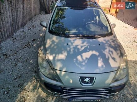 Серый Пежо 307, объемом двигателя 2 л и пробегом 287 тыс. км за 3500 $, фото 1 на Automoto.ua