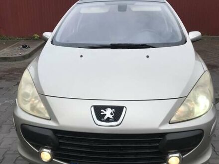 Сірий Пежо 307, об'ємом двигуна 1.59 л та пробігом 221 тис. км за 5500 $, фото 1 на Automoto.ua