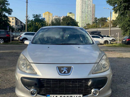 Серый Пежо 307, объемом двигателя 2 л и пробегом 235 тыс. км за 3400 $, фото 1 на Automoto.ua