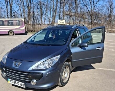 Серый Пежо 307, объемом двигателя 1.6 л и пробегом 304 тыс. км за 5300 $, фото 1 на Automoto.ua