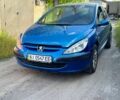 Синий Пежо 307, объемом двигателя 1.4 л и пробегом 300 тыс. км за 2000 $, фото 1 на Automoto.ua