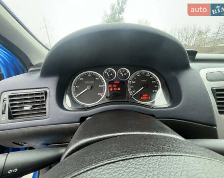 Синий Пежо 307, объемом двигателя 2 л и пробегом 168 тыс. км за 4000 $, фото 28 на Automoto.ua