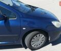 Синій Пежо 307, об'ємом двигуна 2 л та пробігом 430 тис. км за 3400 $, фото 5 на Automoto.ua