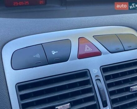 Пежо 307 2004 в Киеве на Automoto.ua Синий Пежо 307, объемом двигателя 1.6 л и пробегом 266 тыс. км за 3690 $, фото 16 на Automoto.ua