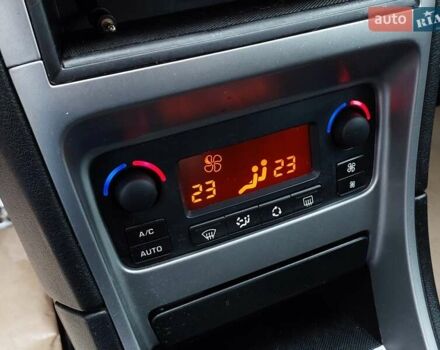 Синий Пежо 307, объемом двигателя 2 л и пробегом 265 тыс. км за 3550 $, фото 12 на Automoto.ua