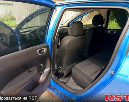 Синій Пежо 307, об'ємом двигуна 2 л та пробігом 265 тис. км за 3650 $, фото 5 на Automoto.ua