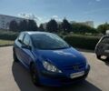 Синий Пежо 307, объемом двигателя 1.36 л и пробегом 318 тыс. км за 2800 $, фото 1 на Automoto.ua
