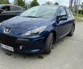 Синий Пежо 307, объемом двигателя 2 л и пробегом 300 тыс. км за 3600 $, фото 1 на Automoto.ua