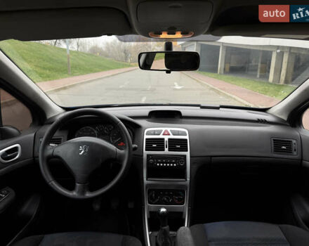 Синій Пежо 307, об'ємом двигуна 2 л та пробігом 208 тис. км за 3300 $, фото 16 на Automoto.ua