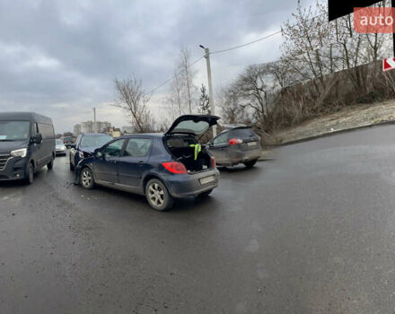 Синий Пежо 307, объемом двигателя 1.6 л и пробегом 240 тыс. км за 1600 $, фото 4 на Automoto.ua