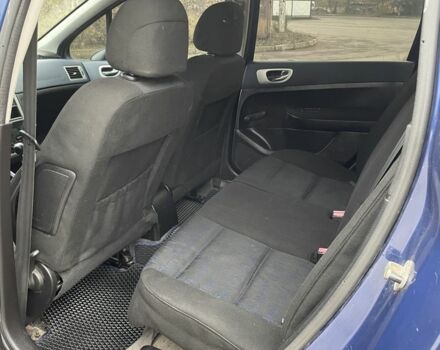 Синий Пежо 307, объемом двигателя 0 л и пробегом 300 тыс. км за 1800 $, фото 4 на Automoto.ua