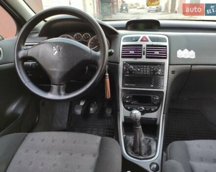 Синій Пежо 307, об'ємом двигуна 2 л та пробігом 467 тис. км за 3500 $, фото 4 на Automoto.ua