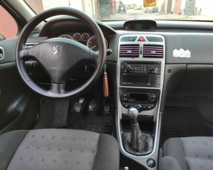 Синій Пежо 307, об'ємом двигуна 2 л та пробігом 466 тис. км за 3400 $, фото 7 на Automoto.ua