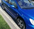 Синий Пежо 307, объемом двигателя 2 л и пробегом 240 тыс. км за 4500 $, фото 1 на Automoto.ua