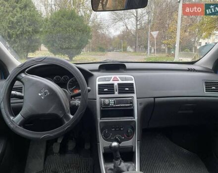 Синий Пежо 307, объемом двигателя 1.6 л и пробегом 150 тыс. км за 4900 $, фото 4 на Automoto.ua