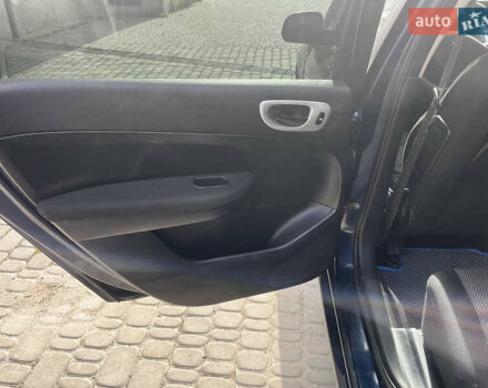 Синий Пежо 307, объемом двигателя 1.56 л и пробегом 300 тыс. км за 4350 $, фото 20 на Automoto.ua