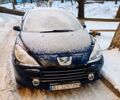 Синий Пежо 307, объемом двигателя 1.6 л и пробегом 370 тыс. км за 4500 $, фото 1 на Automoto.ua