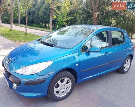 Синий Пежо 307, объемом двигателя 1.36 л и пробегом 137 тыс. км за 4200 $, фото 1 на Automoto.ua