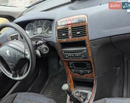 Зеленый Пежо 307, объемом двигателя 1.59 л и пробегом 260 тыс. км за 1999 $, фото 2 на Automoto.ua