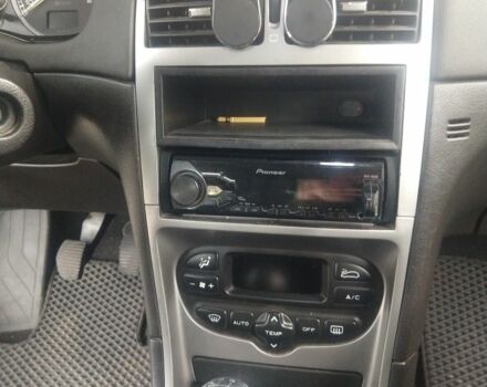 Зеленый Пежо 307, объемом двигателя 2 л и пробегом 270 тыс. км за 3000 $, фото 5 на Automoto.ua