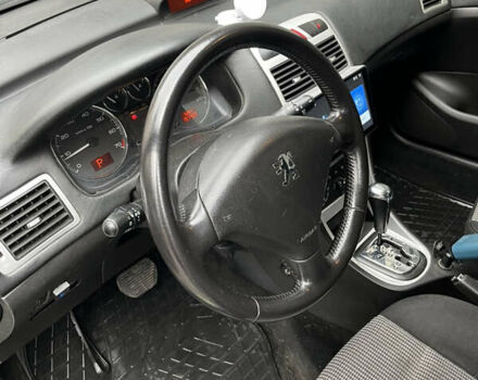 Зеленый Пежо 307, объемом двигателя 1.59 л и пробегом 198 тыс. км за 4500 $, фото 5 на Automoto.ua
