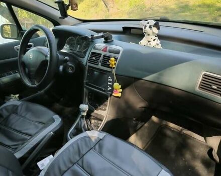 Зеленый Пежо 307, объемом двигателя 1.6 л и пробегом 275 тыс. км за 3500 $, фото 10 на Automoto.ua