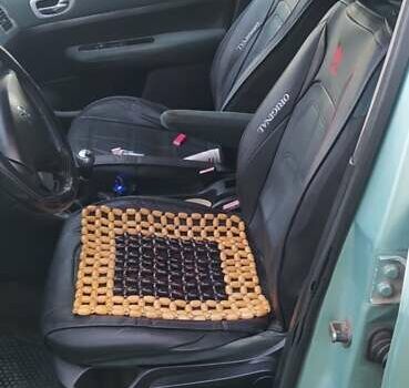 Зелений Пежо 307, об'ємом двигуна 2 л та пробігом 258 тис. км за 3750 $, фото 8 на Automoto.ua