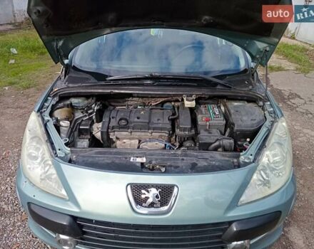 Зеленый Пежо 307, объемом двигателя 1.59 л и пробегом 282 тыс. км за 3900 $, фото 12 на Automoto.ua