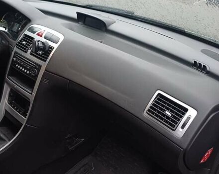 Зелений Пежо 307, об'ємом двигуна 2 л та пробігом 262 тис. км за 3600 $, фото 11 на Automoto.ua