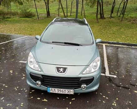 Зелений Пежо 307, об'ємом двигуна 2 л та пробігом 262 тис. км за 3600 $, фото 4 на Automoto.ua