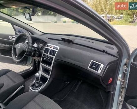 Зелений Пежо 307, об'ємом двигуна 2 л та пробігом 350 тис. км за 3500 $, фото 16 на Automoto.ua